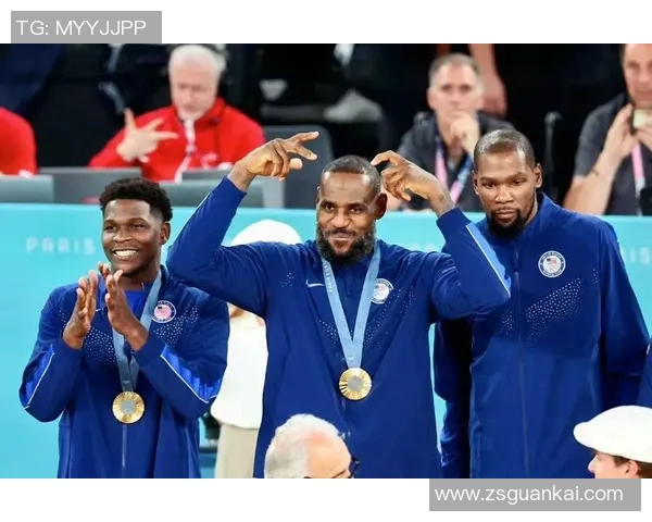 篮网球员荣获月度最佳球员殊荣 实至名归展现非凡实力 篮网球员荣获月度最佳球员殊荣 实至名归展现非凡实力